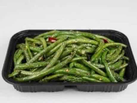Wok-fried green beans with garlic