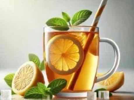 Fresh lemon tea over ice